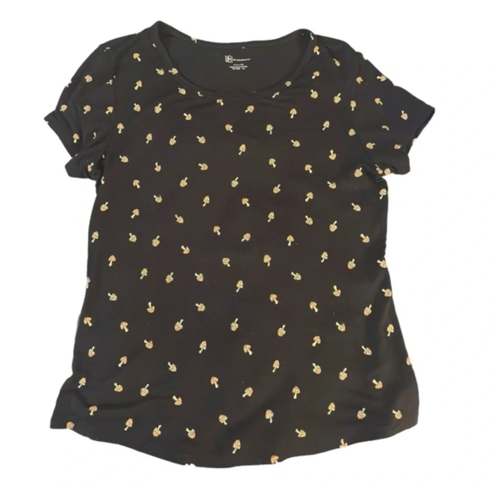 No boundaries black mushroom tshirt size large